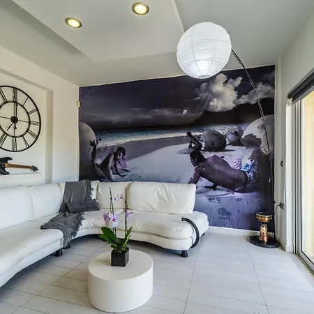 Thomis Beach House