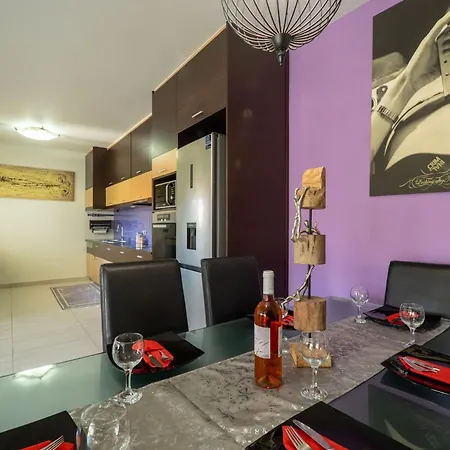 Thomis Beach House Villa *