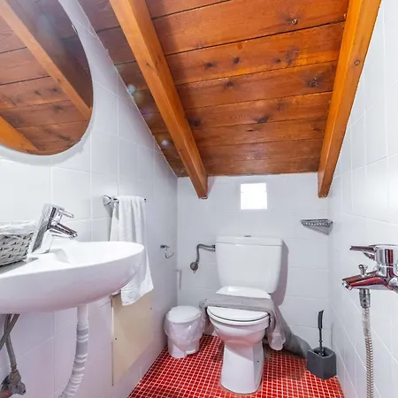 Thomis Beach House *