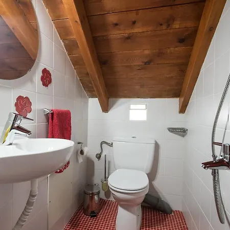 Thomis Beach House Kato Daratso
